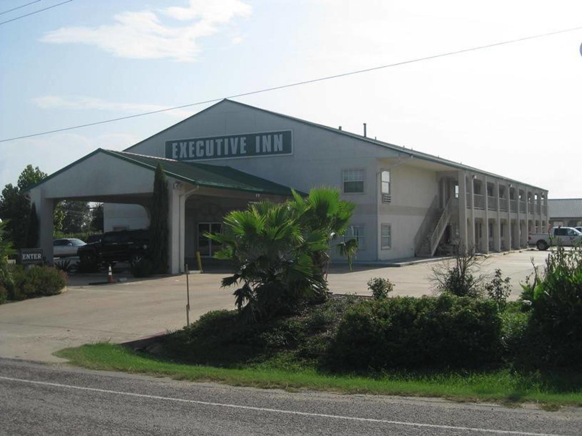 Executive Inn Schulenburg Exterior photo